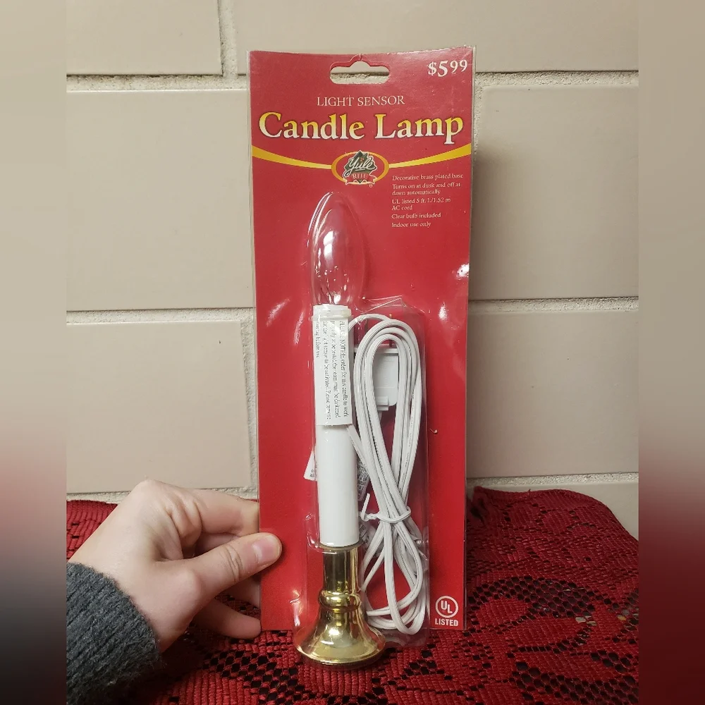 NWT NIP Vintage Yule Rite Gold and White Candle Lamp with Light Sensor
